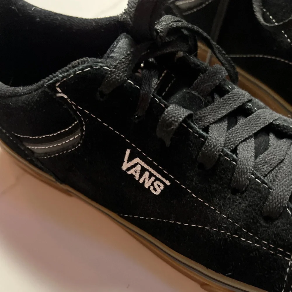Vans Seldan Skate Black Embroidered Skull Low Sneakers - Picture 8 of 10